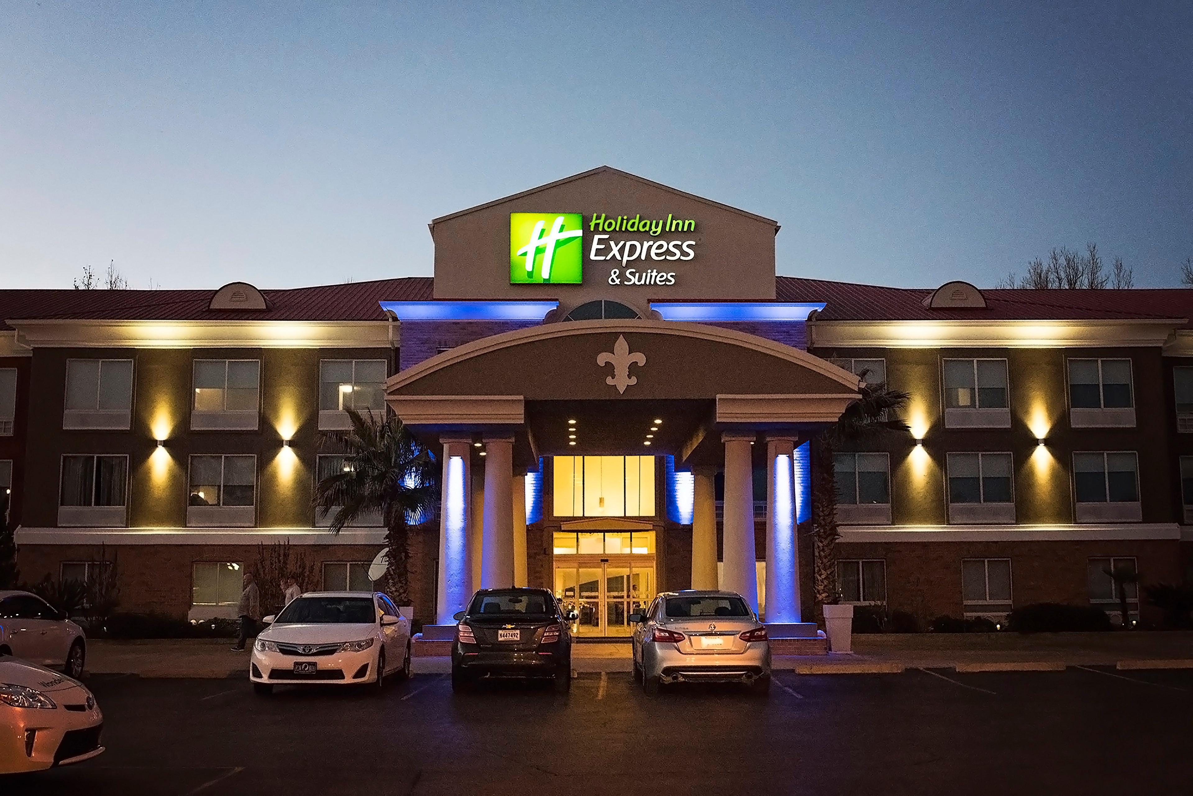 Holiday Inn Express & Suites Alexandria, An Ihg Hotel Екстериор снимка