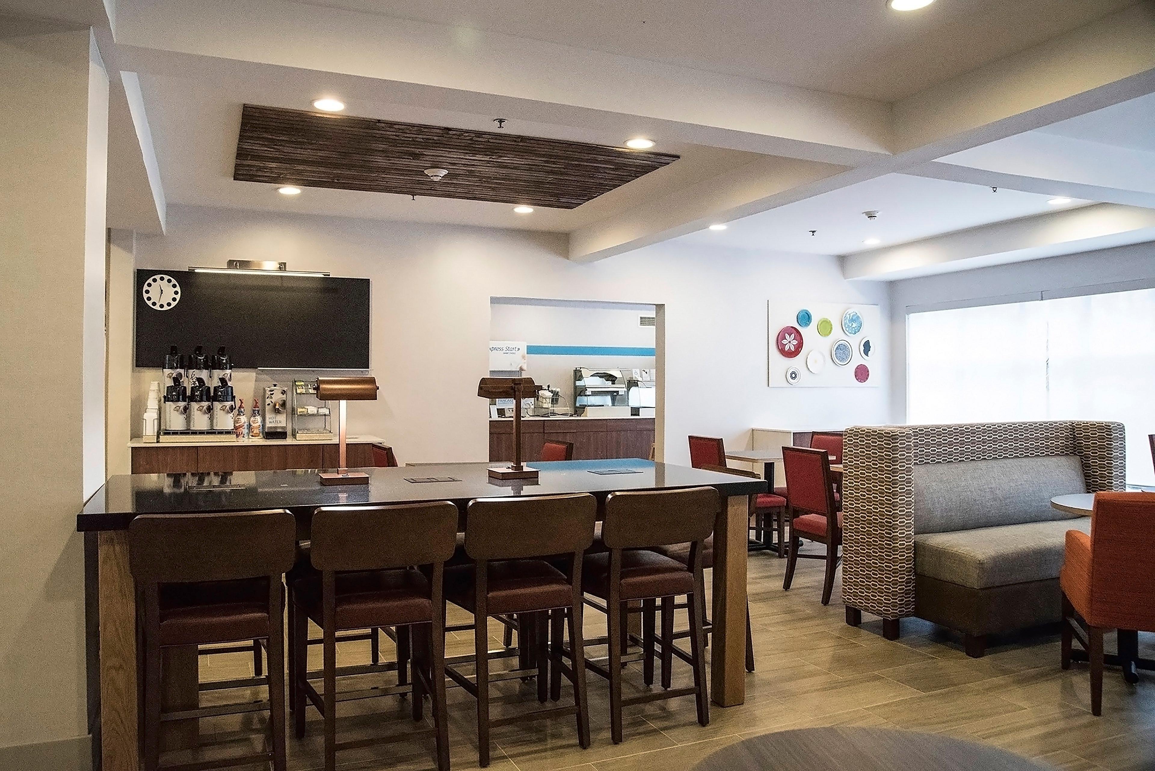 Holiday Inn Express & Suites Alexandria, An Ihg Hotel Екстериор снимка