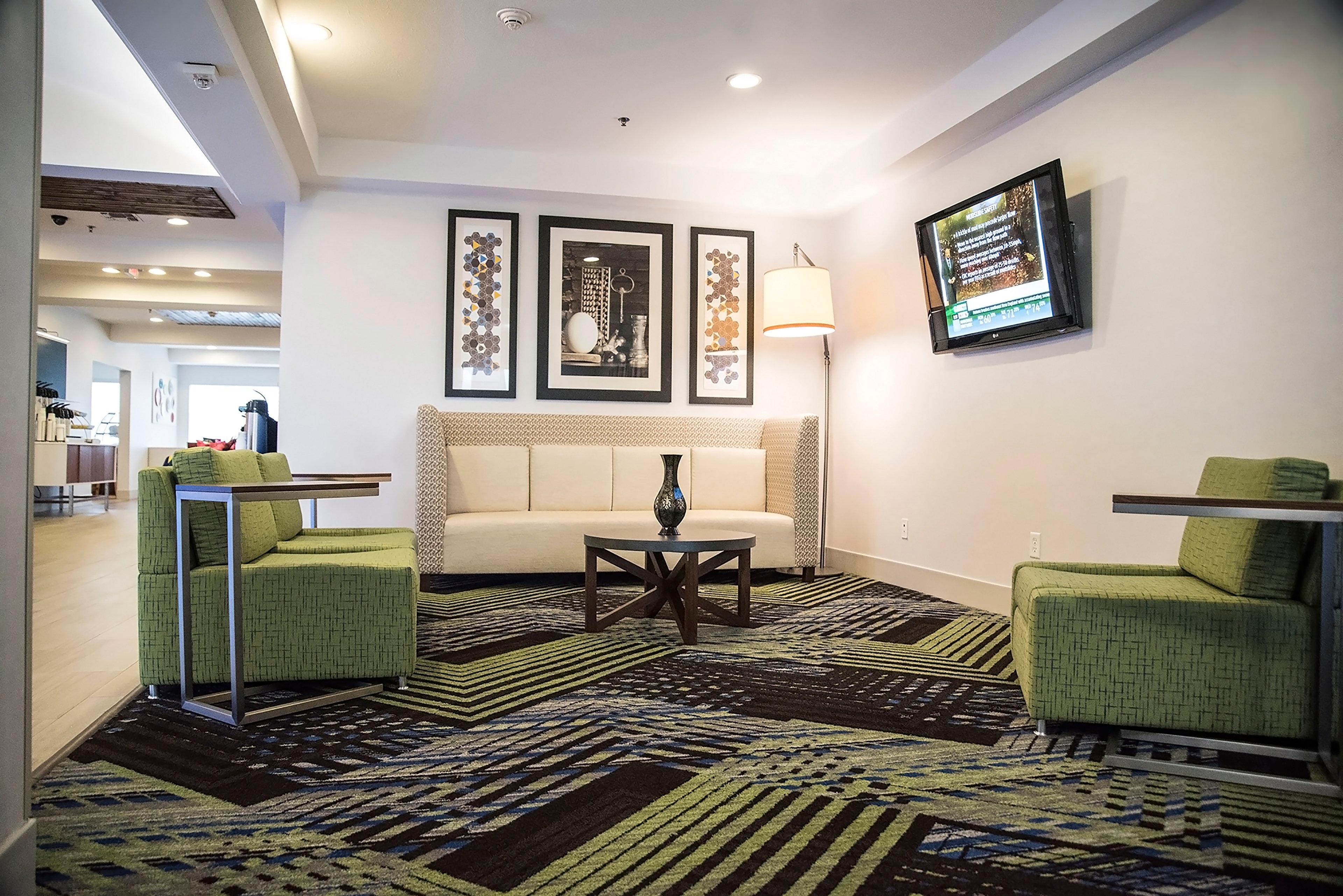Holiday Inn Express & Suites Alexandria, An Ihg Hotel Екстериор снимка