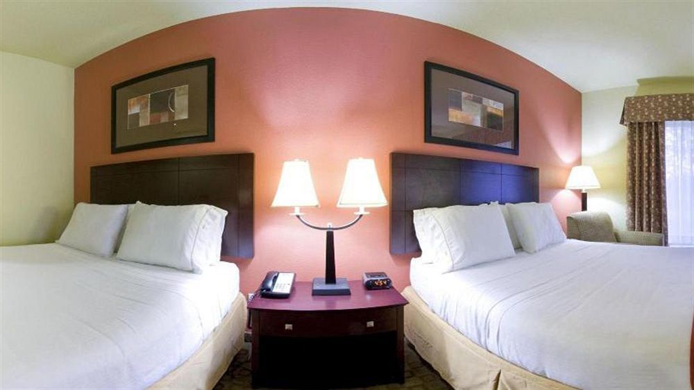 Holiday Inn Express & Suites Alexandria, An Ihg Hotel Екстериор снимка