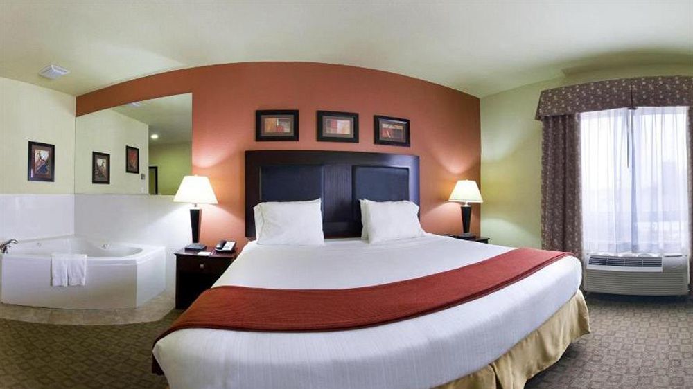 Holiday Inn Express & Suites Alexandria, An Ihg Hotel Екстериор снимка