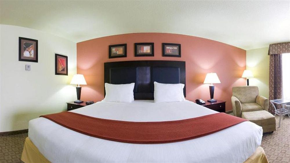 Holiday Inn Express & Suites Alexandria, An Ihg Hotel Екстериор снимка