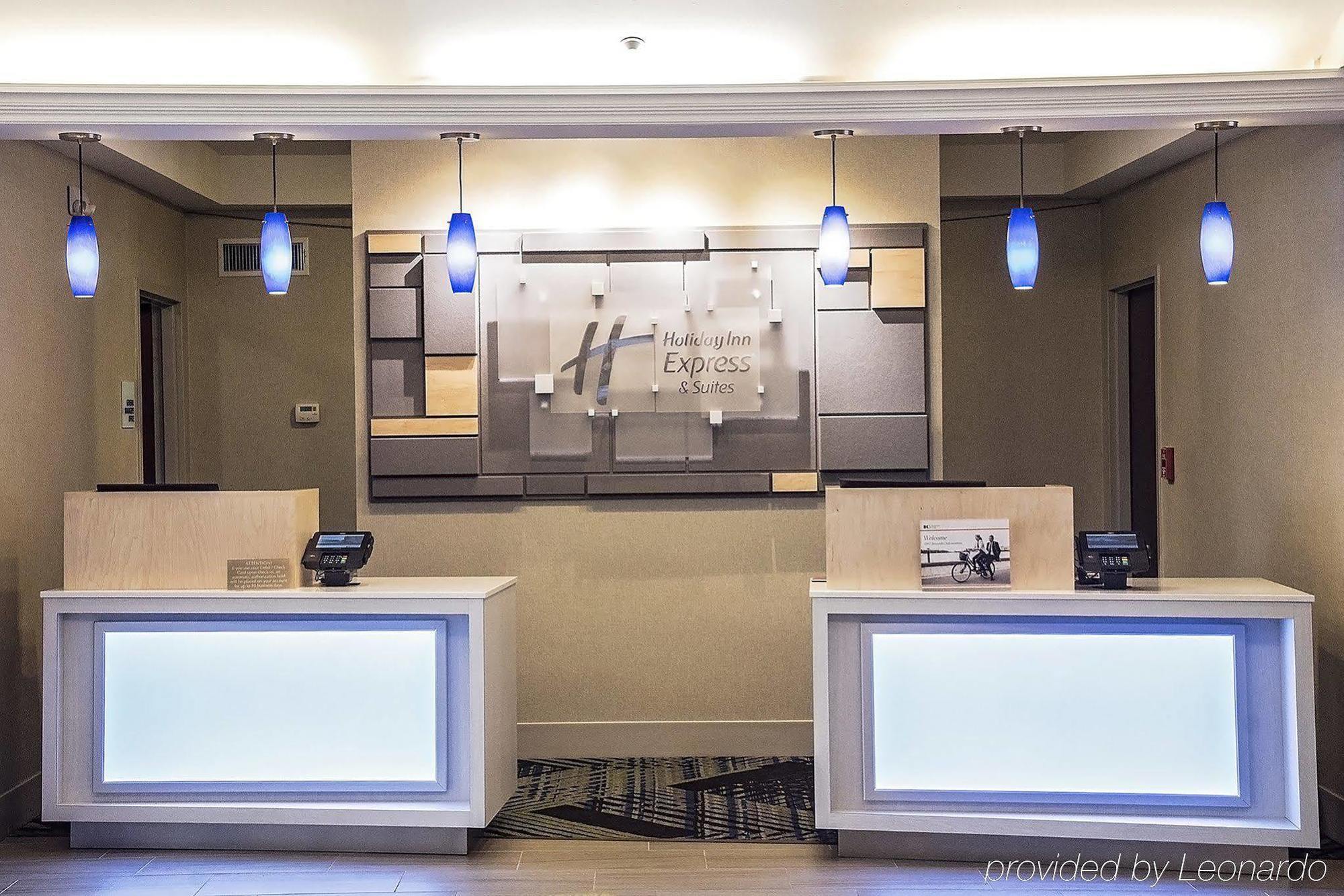 Holiday Inn Express & Suites Alexandria, An Ihg Hotel Екстериор снимка